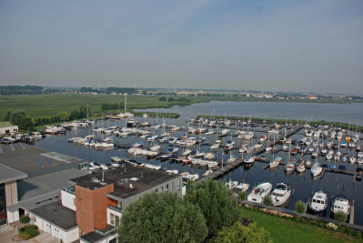 Ligplaats direct aan de Westeinderplassen - kant  van Leimuiden