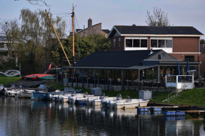 Dolfijn Watersport & Recreatie - Mook