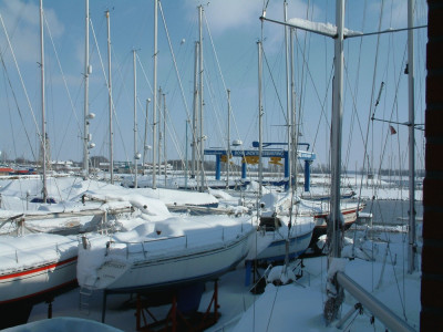 Winterstalling voor uw schip in Lemmer, kranen schip Lemmer