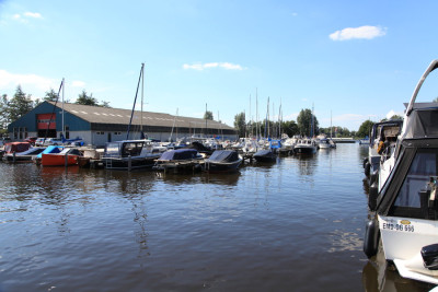 Winterstalling buiten - vlakbij het Sneekermeer - De Schiffart Jachthaven Terherne