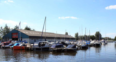 Winterstalling buiten - vlakbij het Sneekermeer - De Schiffart Jachthaven Terherne