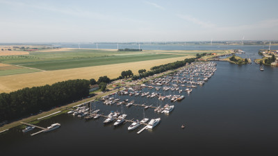 Ligplaats 30 x 7 meter - Jachthaven Waterkant - Dinteloord