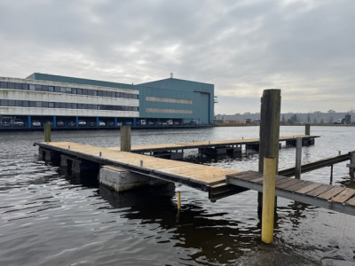 Ligplaats #4 - 6 x 2,5 meter - Rijnhaven Bouwzorg - Alphen aan Den Rijn