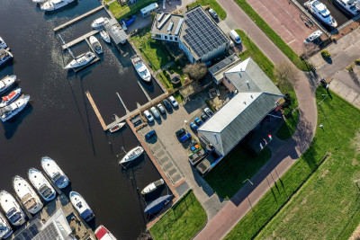 #3 Ligplaats 9 x 5 meter met kopsteiger - Houkestate Ligplaatsen - Sneek