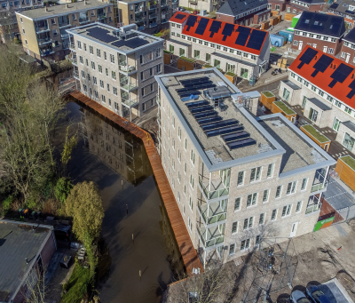 #2 Ligplaats te koop - 6,5 x 2,8 meter - Bloementuin - Sassenheim